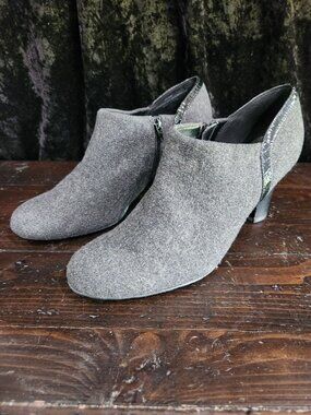 Liz Claiborne Jillian Gray Heeled Ankle Booties With Black Trim - Size 10M